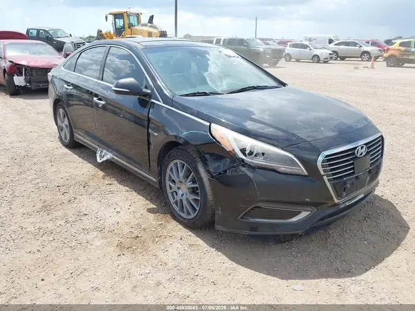 KMHE34L15GA018129 2016 HYUNDAI SONATA - Image 1