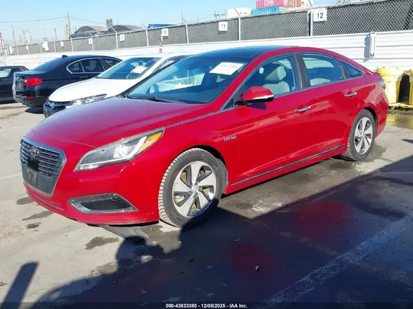 KMHE34L15GA024366 2016 HYUNDAI SONATA - Image 2
