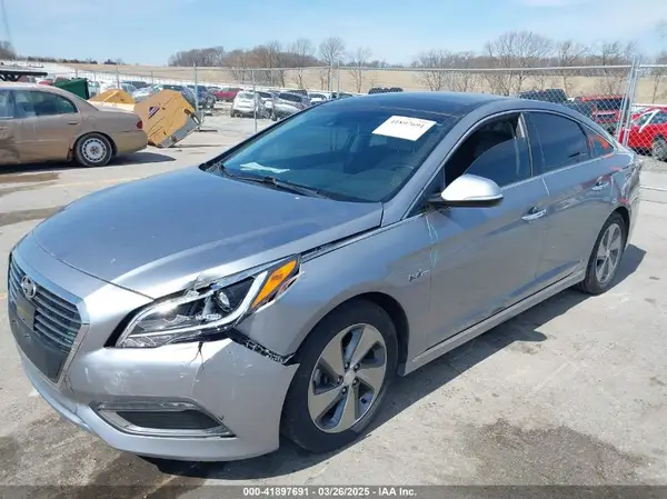 KMHE34L15GA030491 2016 HYUNDAI SONATA - Image 2