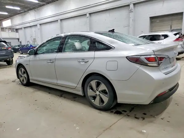 KMHE34L15GA033939 2016 HYUNDAI SONATA - Image 2