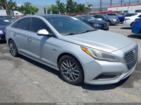 KMHE34L15GAO24559 2016 HYUNDAI SONATA - Image 1