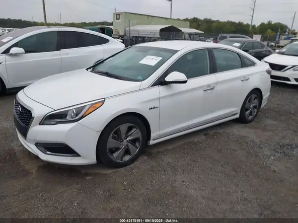 KMHE34L15HA044716 2017 HYUNDAI SONATA - Image 2