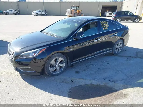 KMHE34L16GA008029 2016 HYUNDAI SONATA - Image 2