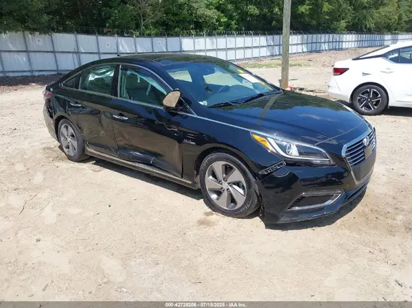 KMHE34L16GA008452 2016 HYUNDAI SONATA - Image 1