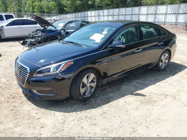 KMHE34L16GA008452 2016 HYUNDAI SONATA - Image 2