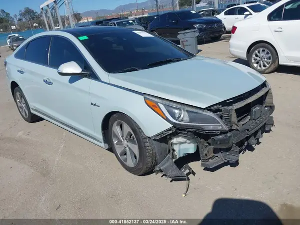 KMHE34L16GA009777 2016 HYUNDAI SONATA - Image 1