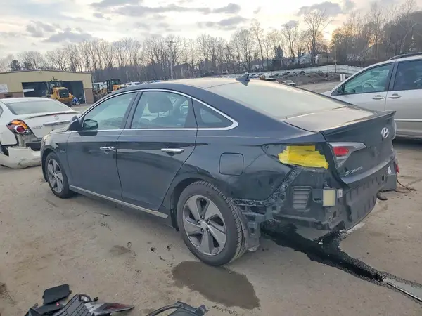 KMHE34L16GA009794 2016 HYUNDAI SONATA - Image 2