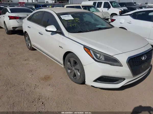 KMHE34L16GA010265 2016 HYUNDAI SONATA - Image 1