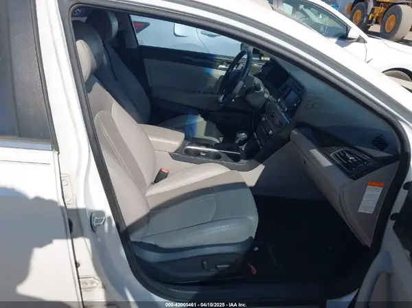 KMHE34L16GA010265 2016 HYUNDAI SONATA - Image 8