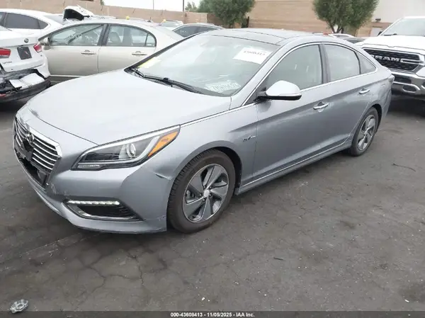KMHE34L16GA012663 2016 HYUNDAI SONATA - Image 2