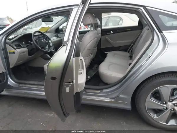 KMHE34L16GA012663 2016 HYUNDAI SONATA - Image 8