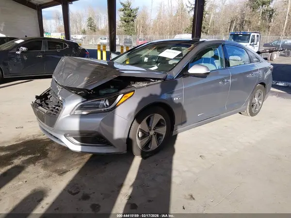 KMHE34L16GA014638 2016 HYUNDAI SONATA - Image 2