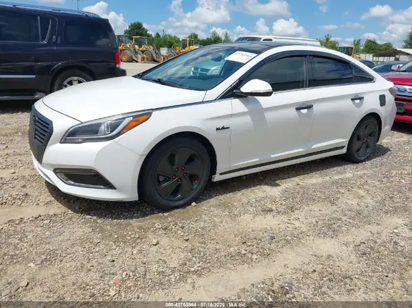 KMHE34L16GA020231 2016 HYUNDAI SONATA - Image 2