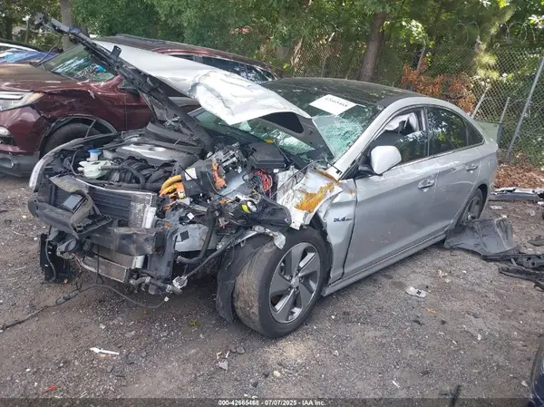 KMHE34L16GA020777 2016 HYUNDAI SONATA - Image 2