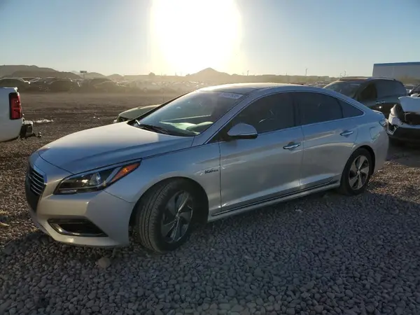 KMHE34L16GA031925 2016 HYUNDAI SONATA - Image 1