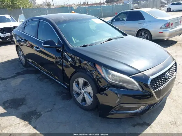 KMHE34L16HA047012 2017 HYUNDAI SONATA - Image 1