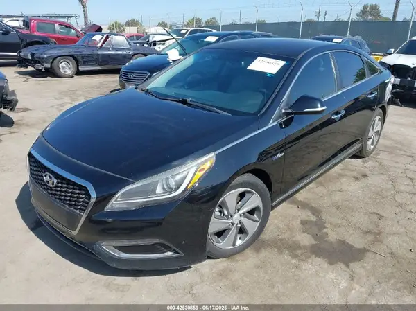 KMHE34L16HA047012 2017 HYUNDAI SONATA - Image 2