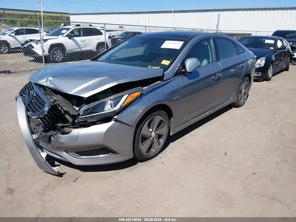 KMHE34L16HA054882 2017 HYUNDAI SONATA - Image 2