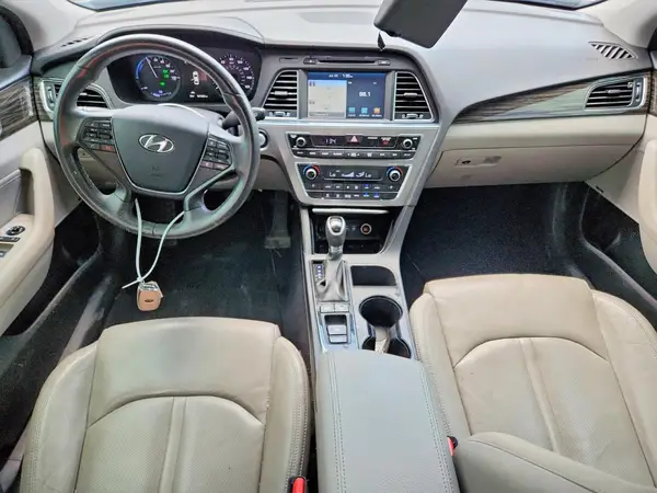 KMHE34L16HA060245 2017 HYUNDAI SONATA - Image 8