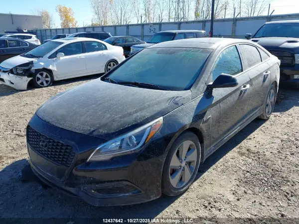 KMHE34L17GA008217 2016 HYUNDAI SONATA - Image 2
