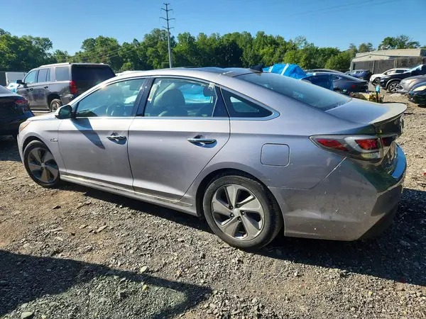 KMHE34L17GA008752 2016 HYUNDAI SONATA - Image 2