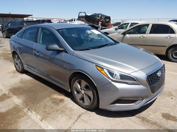 KMHE34L17GA009948 2016 HYUNDAI SONATA - Image 1