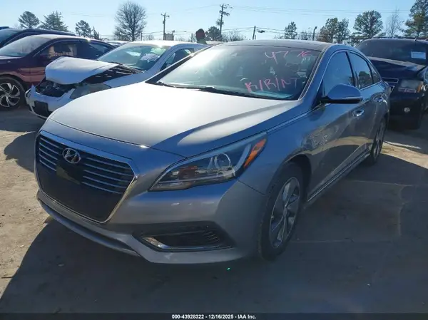 KMHE34L17GA014776 2016 HYUNDAI SONATA - Image 2