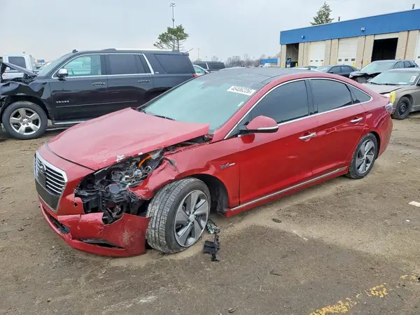 KMHE34L17GA017774 2016 HYUNDAI SONATA - Image 1