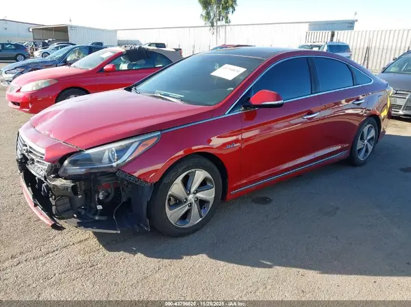 KMHE34L17GA021579 2016 HYUNDAI SONATA - Image 2