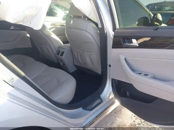 KMHE34L17GA030511 2016 HYUNDAI SONATA - Image 8