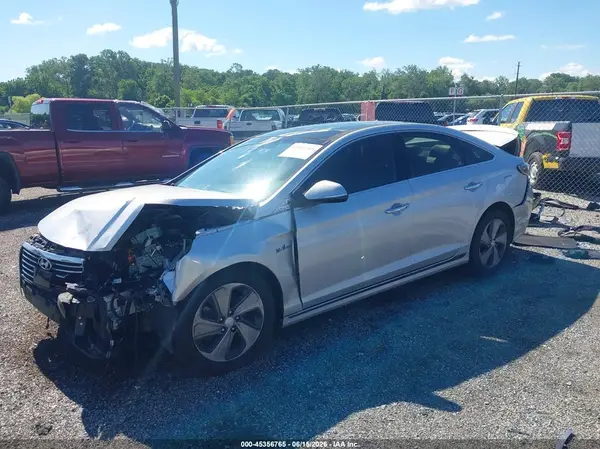 KMHE34L17GA033554 2016 HYUNDAI SONATA - Image 2