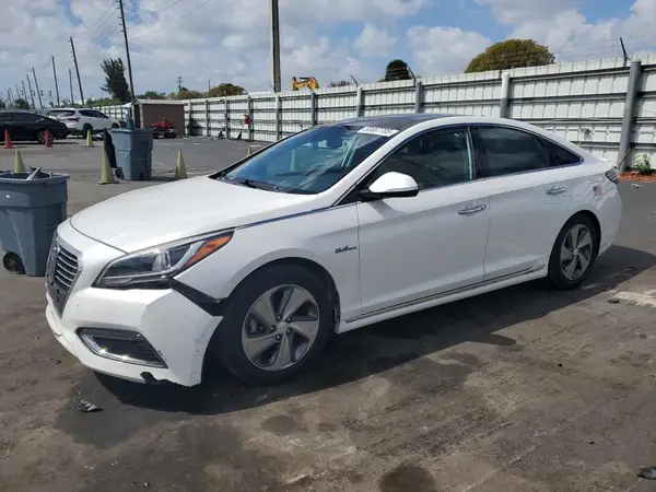 KMHE34L17HA050498 2017 HYUNDAI SONATA - Image 1