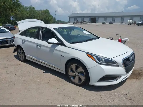 KMHE34L17HA058262 2017 HYUNDAI SONATA - Image 1