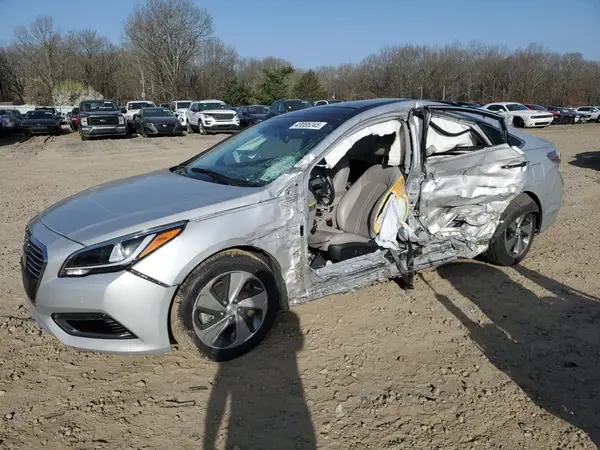 KMHE34L18GA009537 2016 HYUNDAI SONATA - Image 1