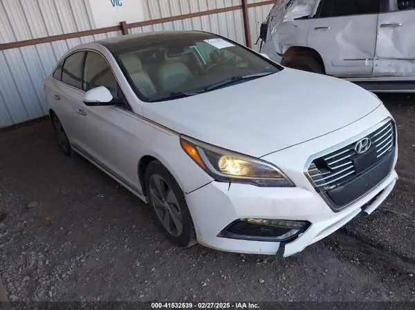 KMHE34L18GA010042 2016 HYUNDAI SONATA - Image 1