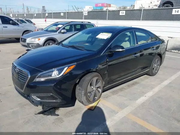 KMHE34L18GA010087 2016 HYUNDAI SONATA - Image 2