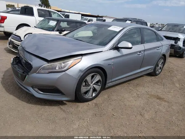 KMHE34L18GA012860 2016 HYUNDAI SONATA - Image 2