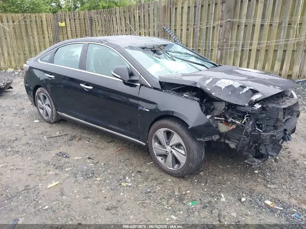 KMHE34L18GA015791 2016 HYUNDAI SONATA - Image 1