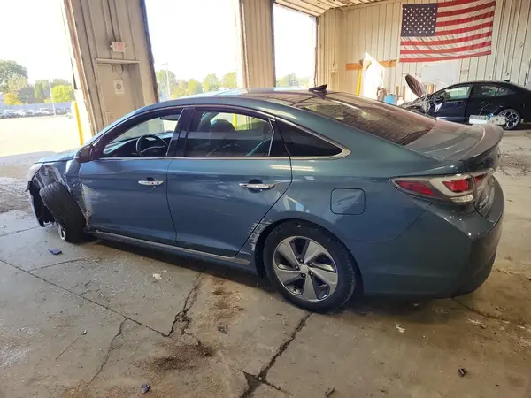 KMHE34L18GA017881 2016 HYUNDAI SONATA - Image 2