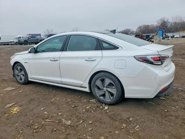 KMHE34L18GA018030 2016 HYUNDAI SONATA - Image 2