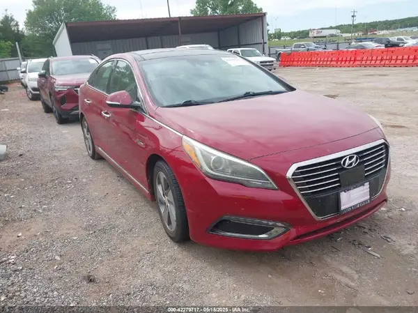 KMHE34L18GA018819 2016 HYUNDAI SONATA - Image 1