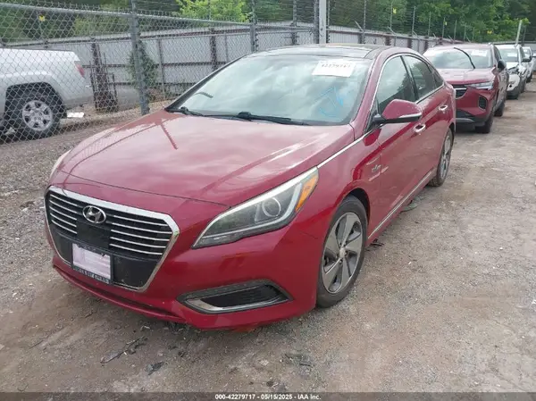 KMHE34L18GA018819 2016 HYUNDAI SONATA - Image 2