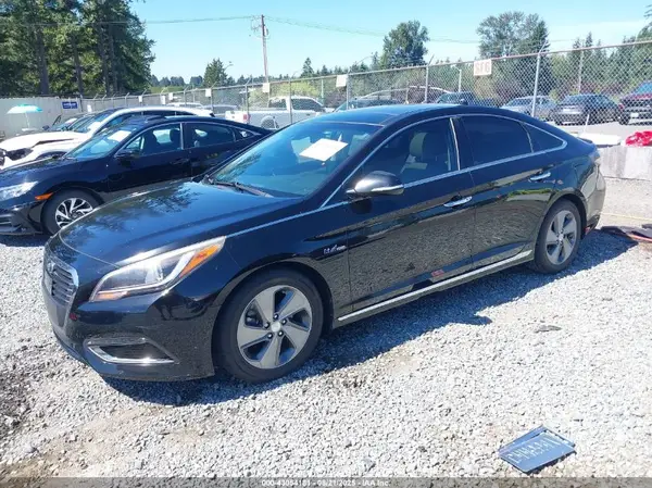 KMHE34L18GA019999 2016 HYUNDAI SONATA - Image 2