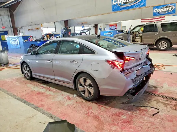 KMHE34L18GA024605 2016 HYUNDAI SONATA - Image 2