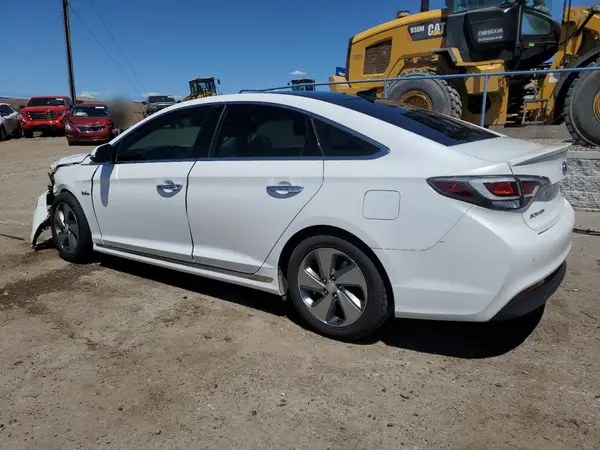 KMHE34L18GA028072 2016 HYUNDAI SONATA - Image 2