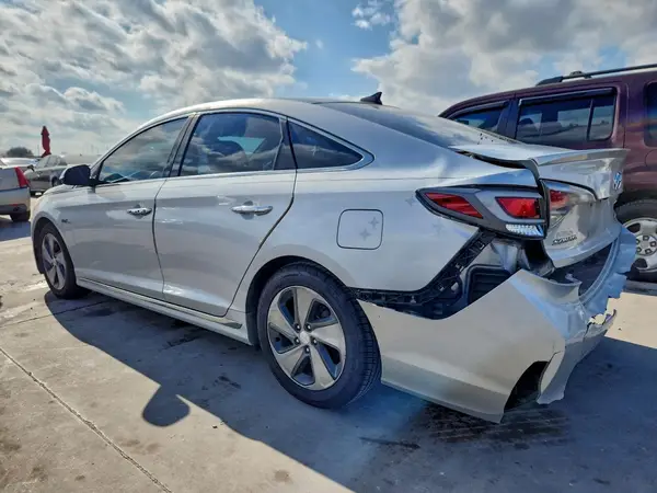 KMHE34L18GA032042 2016 HYUNDAI SONATA - Image 2