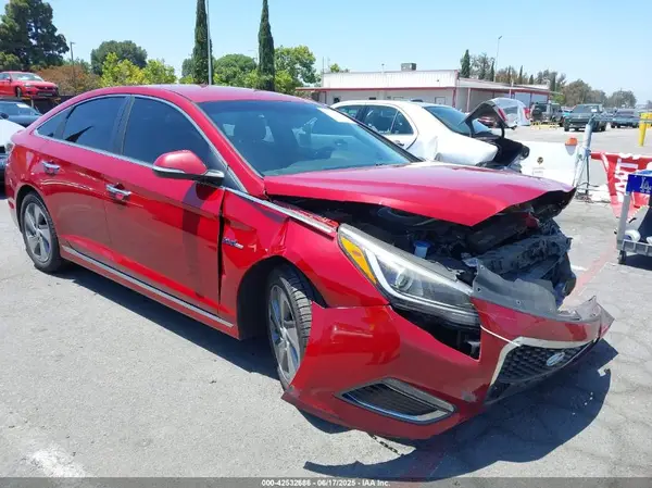 KMHE34L18GA033465 2016 HYUNDAI SONATA - Image 1