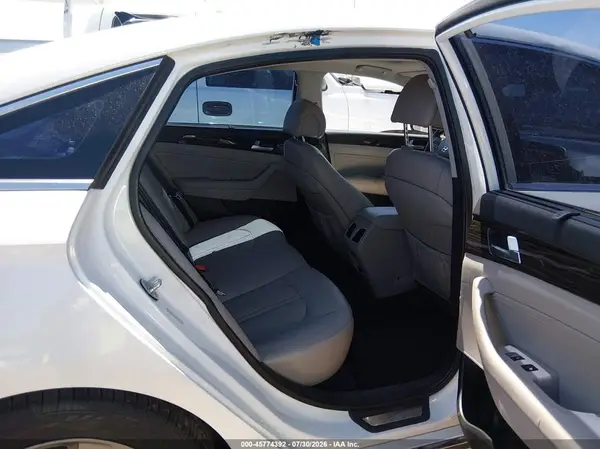 KMHE34L18GA034616 2016 HYUNDAI SONATA - Image 8