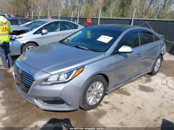 KMHE34L18HA048033 2017 HYUNDAI SONATA - Image 2