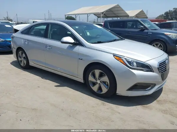 KMHE34L18HA050851 2017 HYUNDAI SONATA - Image 1